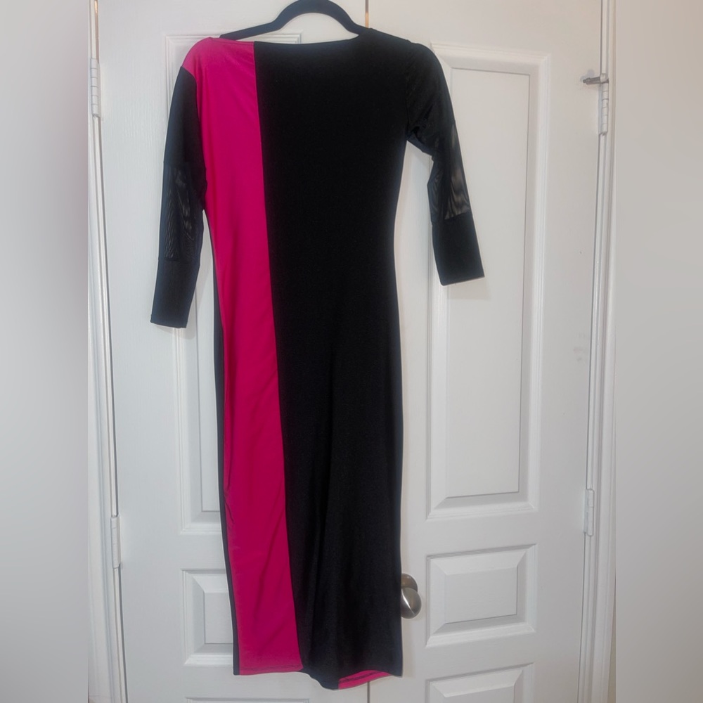 Fitting long mid mesh sleeve dress